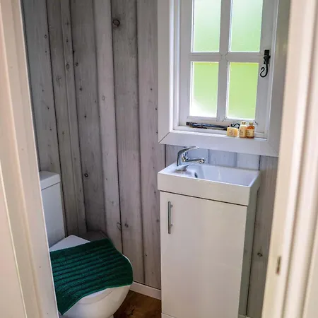 The Snug, Netherby, Cute Shepherds Hut With Hot Tub In A Rural Location Дом отдыха *